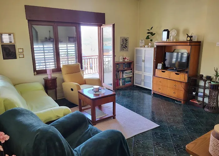 Апартаменты Apartment Lucky Star - 2 Bedroom, Sea View, Large Balcony, Free Parking, Bbq Трогир