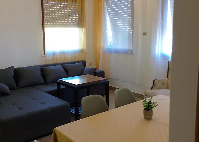 Apartment Lucky Star - 2 Bedroom, Sea View, Large Balcony, Free Parking, Bbq