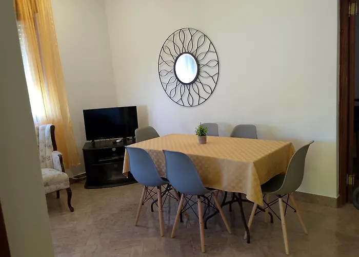 Апартаменты Apartment Lucky Star - 2 Bedroom, Sea View, Large Balcony, Free Parking, Bbq Трогир