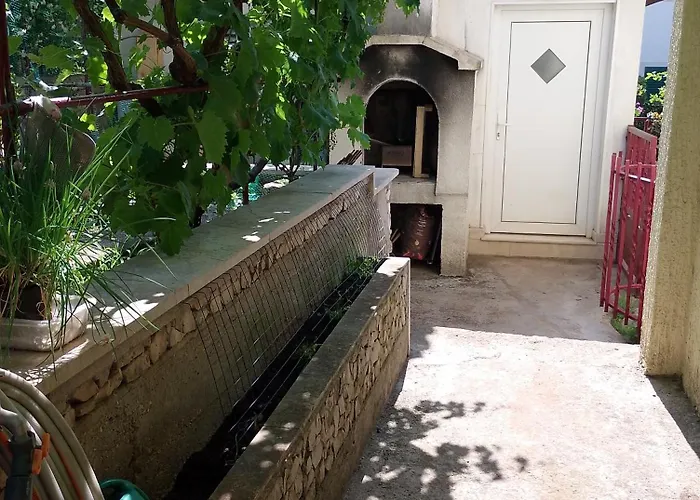 Apartment Lucky Star - 2 Bedroom, Sea View, Large Balcony, Free Parking, Bbq