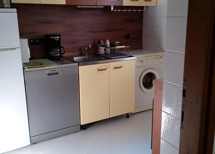 Apartment Lucky Star - 2 Bedroom, Sea View, Large Balcony, Free Parking, Bbq * Трогир