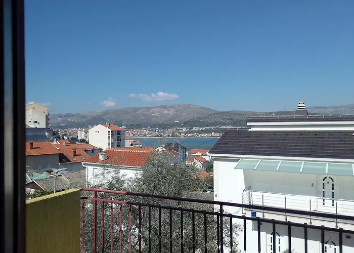 Апартаменты Apartment Lucky Star - 2 Bedroom, Sea View, Large Balcony, Free Parking, Bbq
