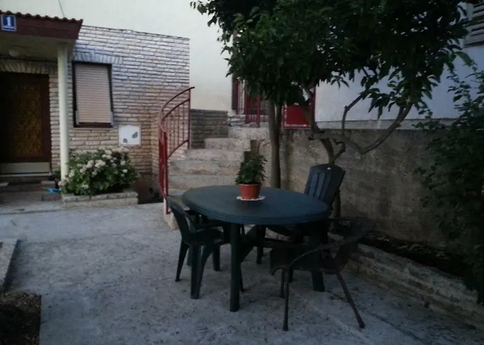 Apartment Lucky Star - 2 Bedroom, Sea View, Large Balcony, Free Parking, Bbq *