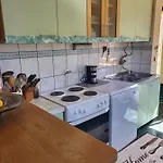 Lucky Star - 2 Bedroom, Sea View, Large Balcony, Free Parking, Bbq
