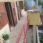 Lucky Star - 2 Bedroom, Sea View, Large Balcony, Free Parking, Bbq Trogir