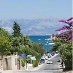 Lucky Star - 2 Bedroom, Sea View, Large Balcony, Free Parking, Bbq Apartment