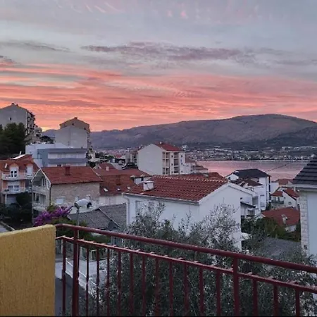 Lucky Star - 2 Bedroom, Sea View, Large Balcony, Free Parking, Bbq شقة