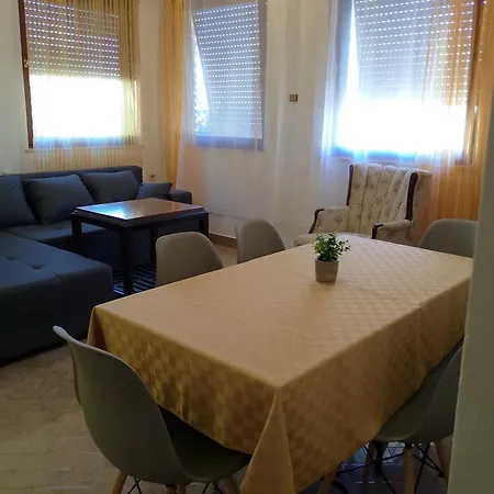 Lucky Star - 2 Bedroom, Sea View, Large Balcony, Free Parking, Bbq شقة