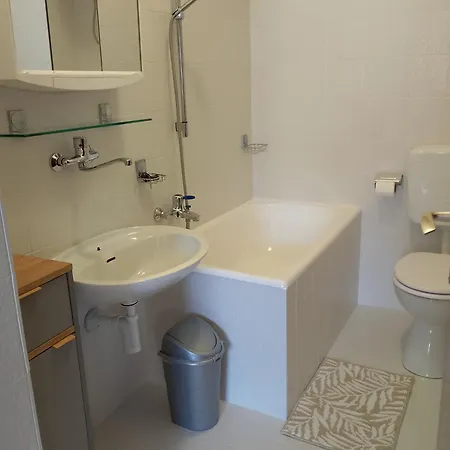 Lucky Star - 2 Bedroom, Sea View, Large Balcony, Free Parking, Bbq