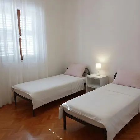 Lucky Star - 2 Bedroom, Sea View, Large Balcony, Free Parking, Bbq شقة