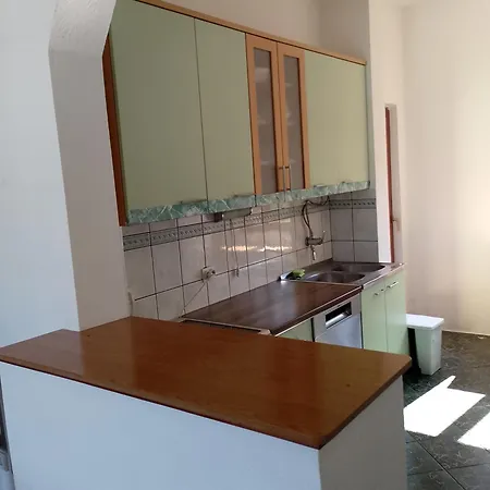 Apartment Lucky Star - 2 Bedroom, Sea View, Large Balcony, Free Parking, Bbq Trogir