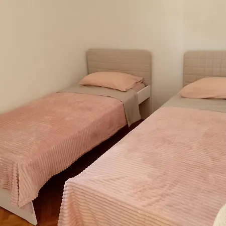 Lucky Star - 2 Bedroom, Sea View, Large Balcony, Free Parking, Bbq Lägenhet Trogir