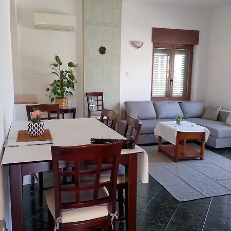 Lucky Star - 2 Bedroom, Sea View, Large Balcony, Free Parking, Bbq تروغير
