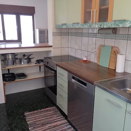Lägenhet Lucky Star - 2 Bedroom, Sea View, Large Balcony, Free Parking, Bbq Trogir