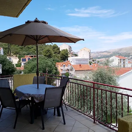 Lucky Star - 2 Bedroom, Sea View, Large Balcony, Free Parking, Bbq Apartment