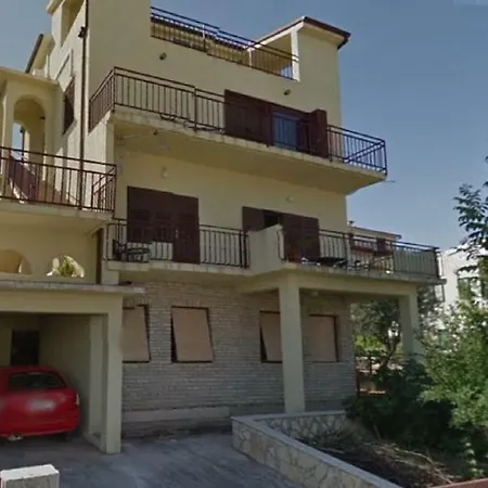 Lucky Star - 2 Bedroom, Sea View, Large Balcony, Free Parking, Bbq *
