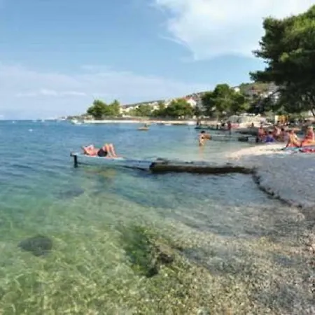 Lucky Star - 2 Bedroom, Sea View, Gated Yard, Free Parking, Bbq Apartment Trogir