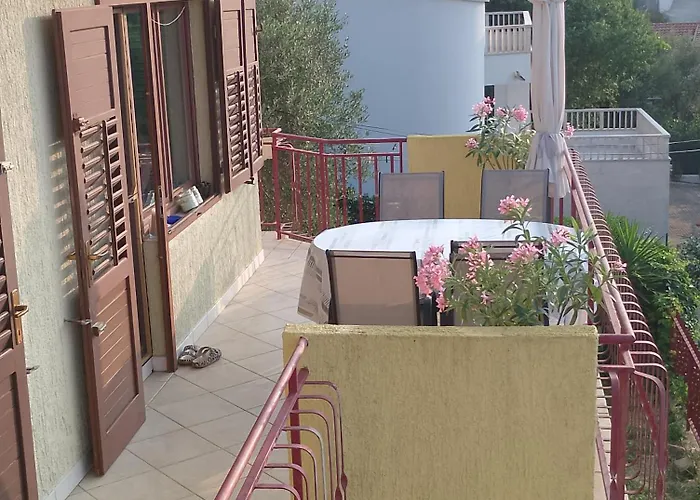 Apartment Lucky Star - 2 Bedroom, Sea View, Large Balcony, Free Parking, Bbq 特罗吉尔